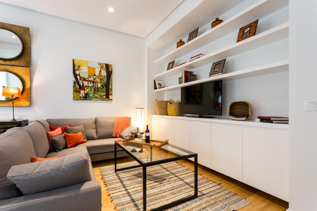 Apartamentos Rg Plaza De Espana Севілья Екстер'єр фото