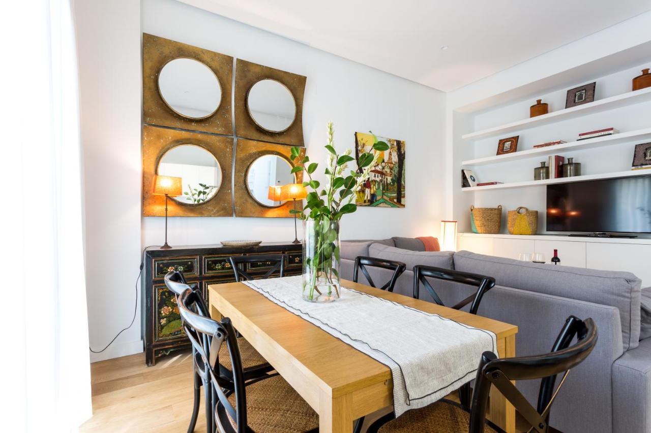 Apartamentos Rg Plaza De Espana Севілья Екстер'єр фото