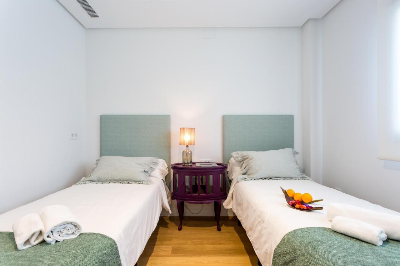 Apartamentos Rg Plaza De Espana Севілья Екстер'єр фото