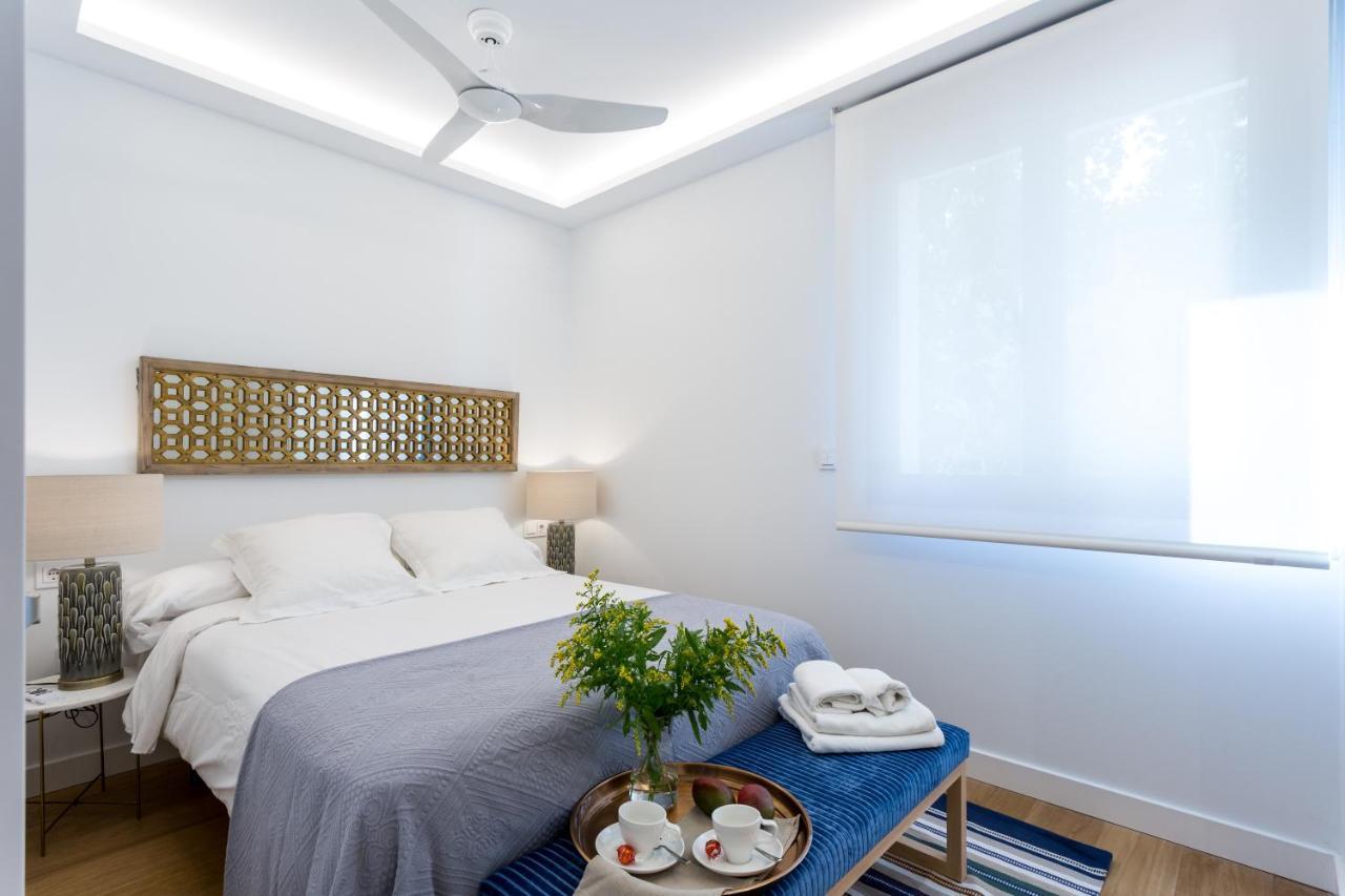 Apartamentos Rg Plaza De Espana Севілья Екстер'єр фото