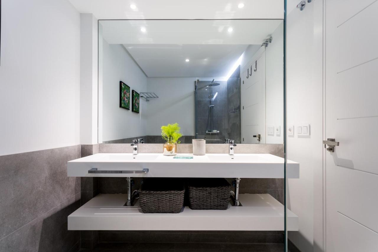 Apartamentos Rg Plaza De Espana Севілья Екстер'єр фото
