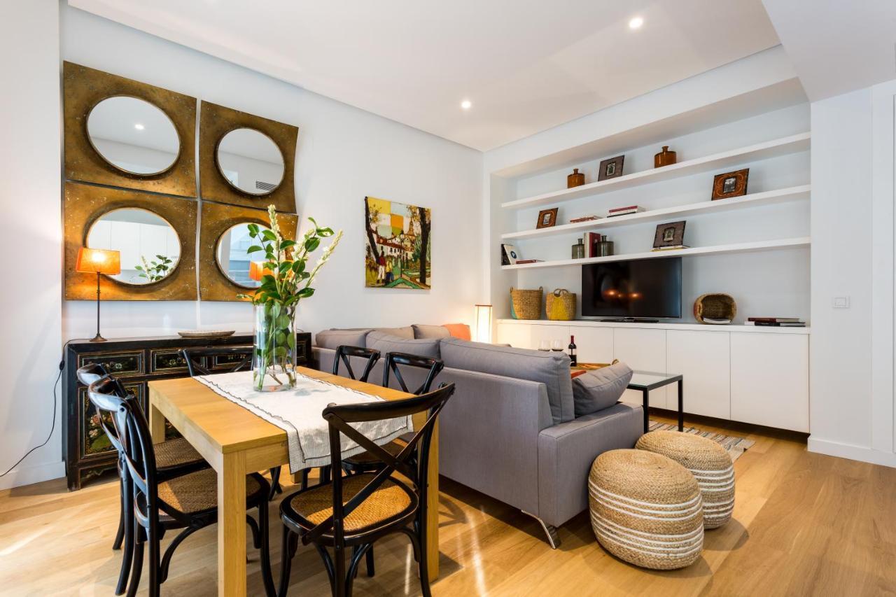 Apartamentos Rg Plaza De Espana Севілья Екстер'єр фото