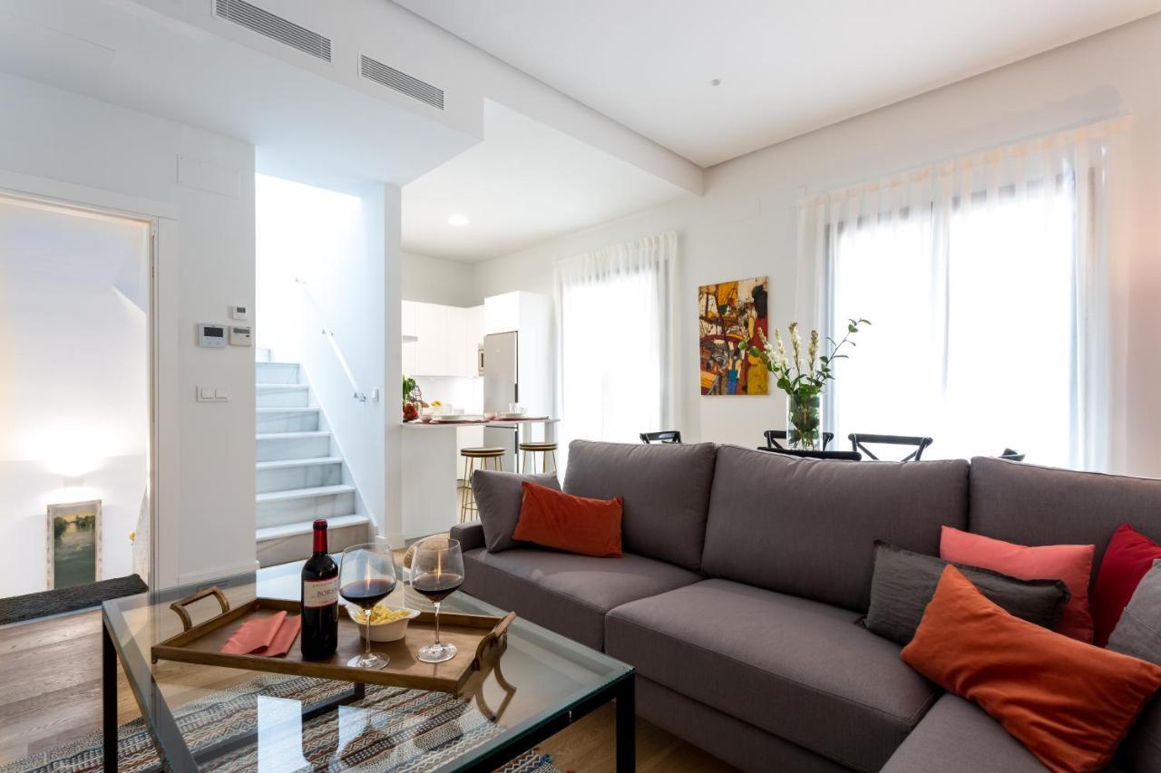Apartamentos Rg Plaza De Espana Севілья Екстер'єр фото