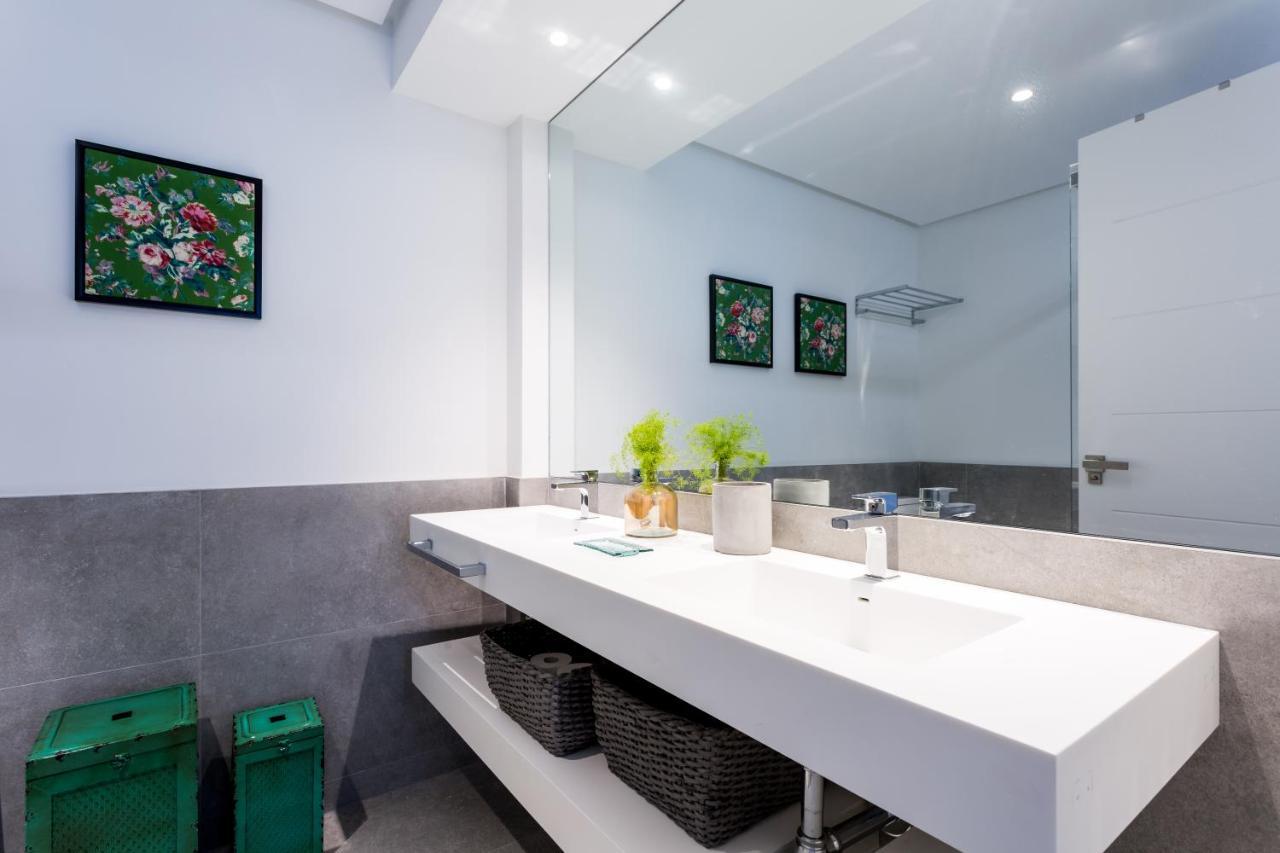 Apartamentos Rg Plaza De Espana Севілья Екстер'єр фото