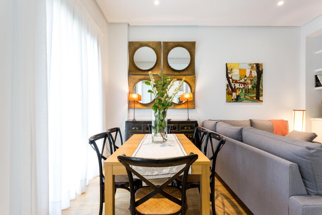 Apartamentos Rg Plaza De Espana Севілья Екстер'єр фото