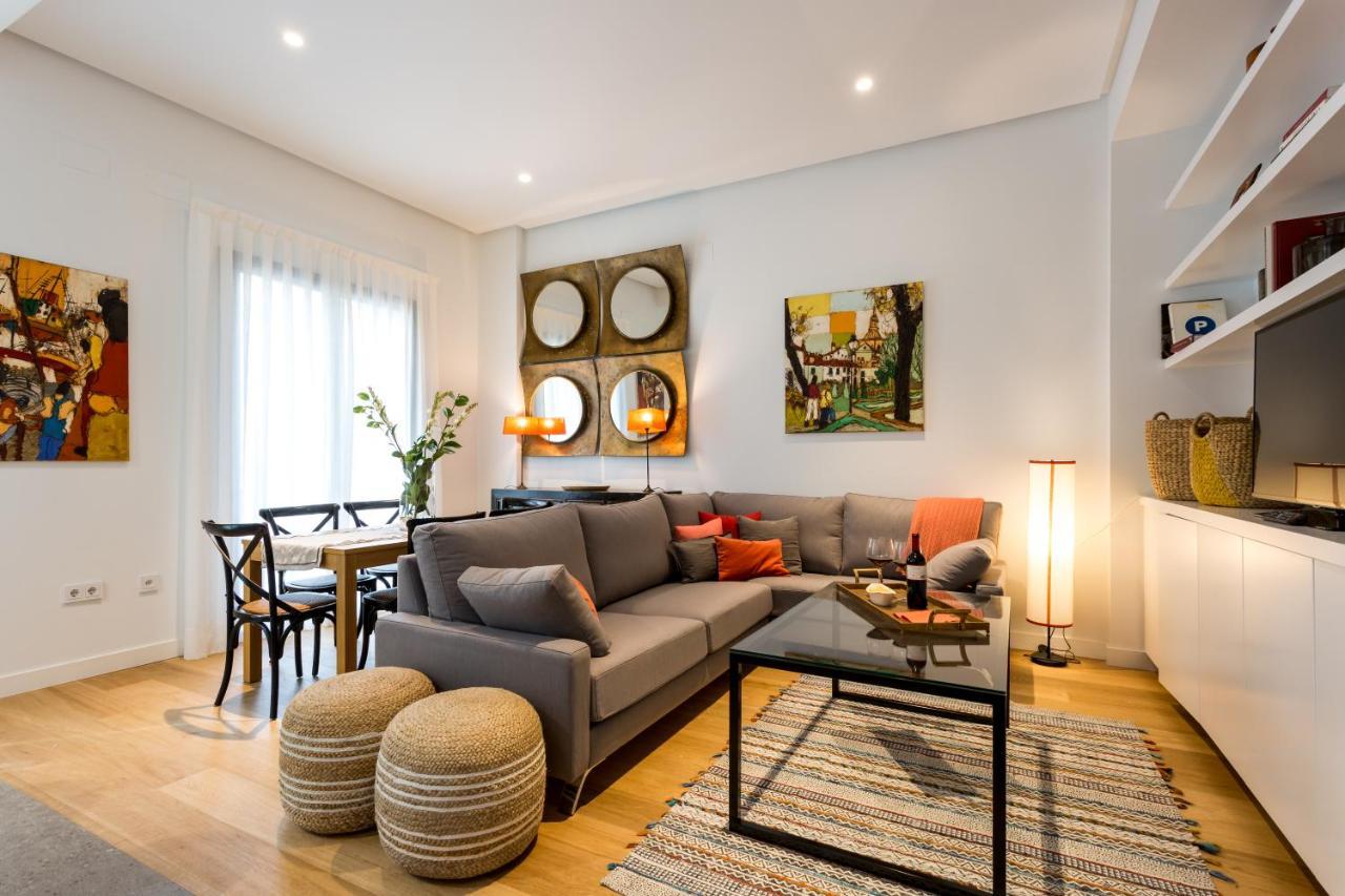 Apartamentos Rg Plaza De Espana Севілья Екстер'єр фото