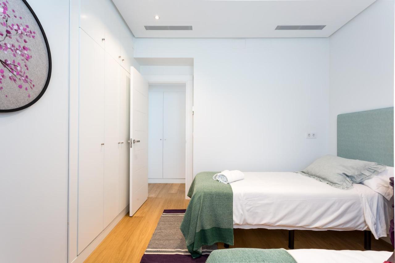 Apartamentos Rg Plaza De Espana Севілья Екстер'єр фото